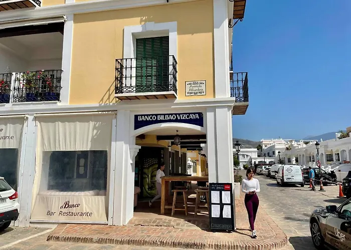 Luxury Townhouse Sea Views 10 Min From Puerto Bans بيت للعطل