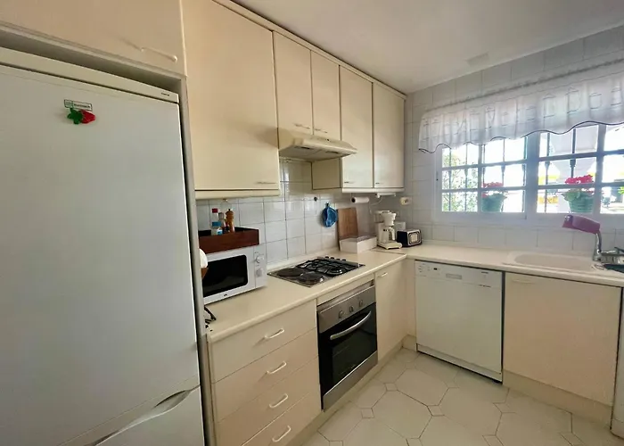 بيت للعطل Luxury Townhouse Sea Views 10 Min From Puerto Bans