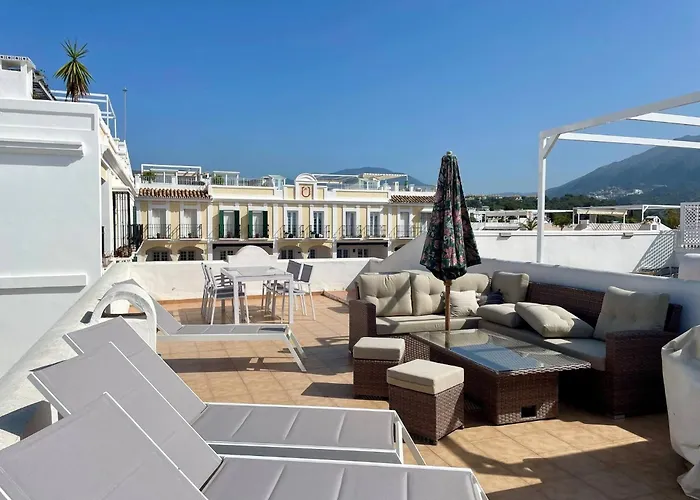 Luxury Townhouse Sea Views 10 Min From Puerto Bans بيت للعطل ماربيا