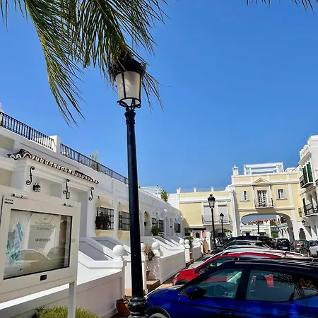 Luxury Townhouse Sea Views 10 Min From Puerto Bans 度假居 马尔韦利亚