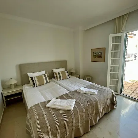 Luxury Townhouse Sea Views 10 Min From Puerto Bans 马尔韦利亚